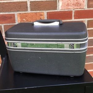 samsonite hard makeup case